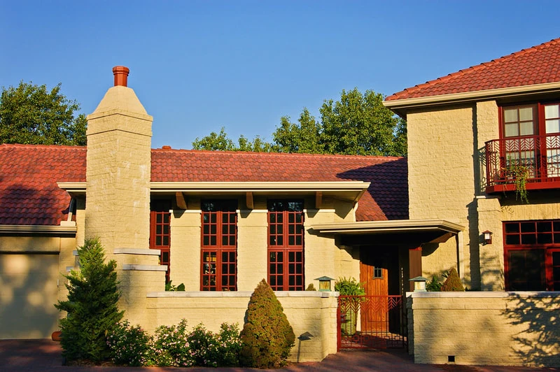 Residence 5 — view 1